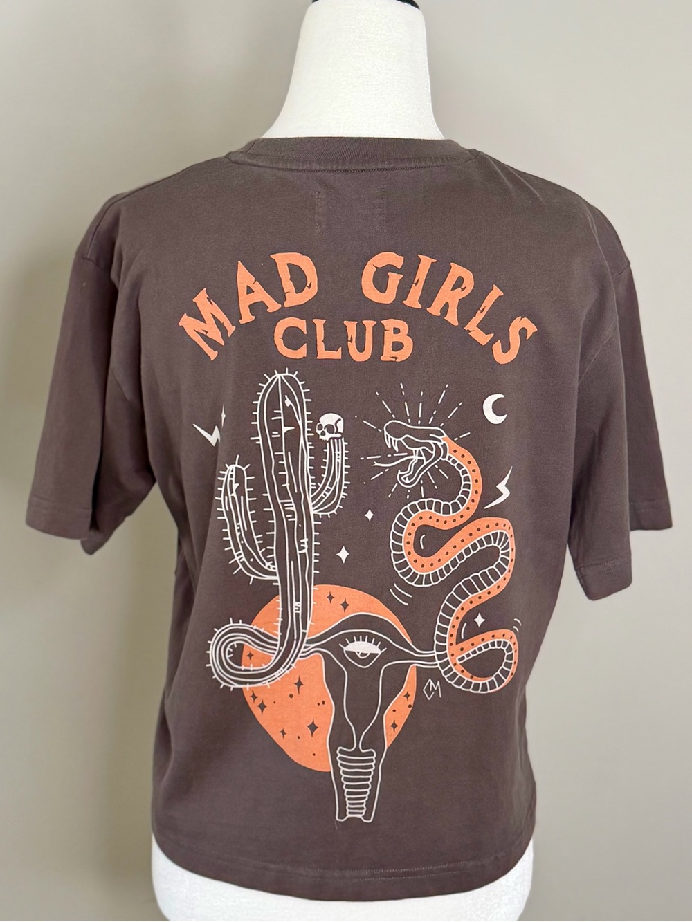 “Mad Girls Club” Cropped Tee